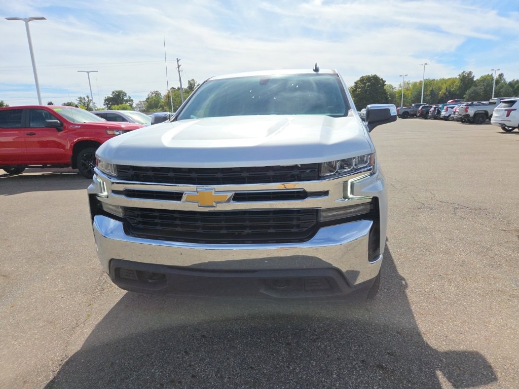 2022 Chevrolet Silverado 1500 LT photo 2