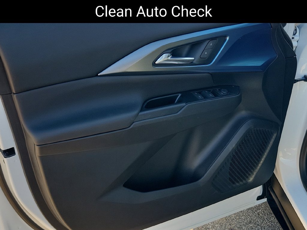 2025 Chevrolet Equinox EV LT - Photo 6