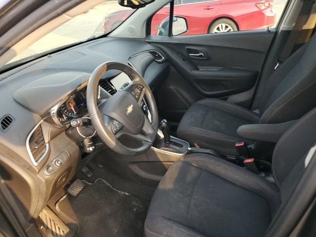 2019 Chevrolet Trax LS photo 2