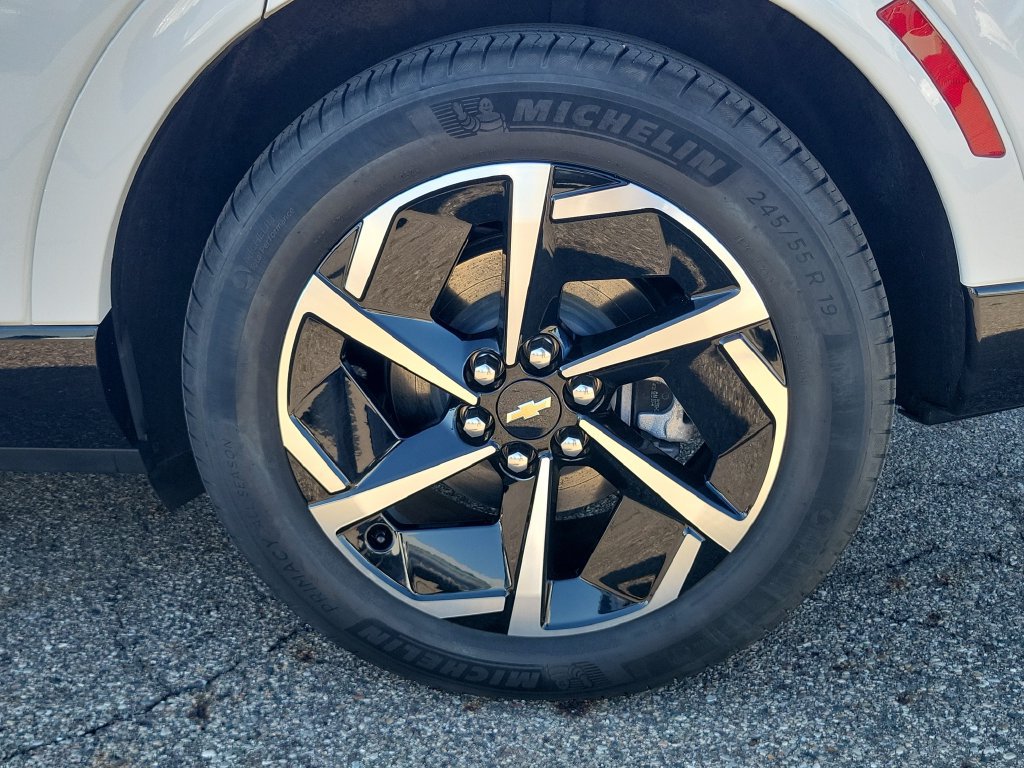 2025 Chevrolet Equinox EV LT - Photo 36