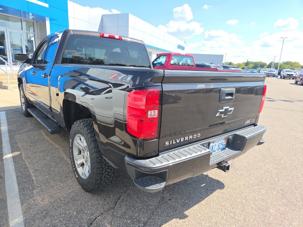 2019 Chevrolet Silverado LT photo 3