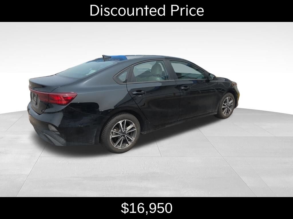 Used 2023 Kia Forte LXS Sedan