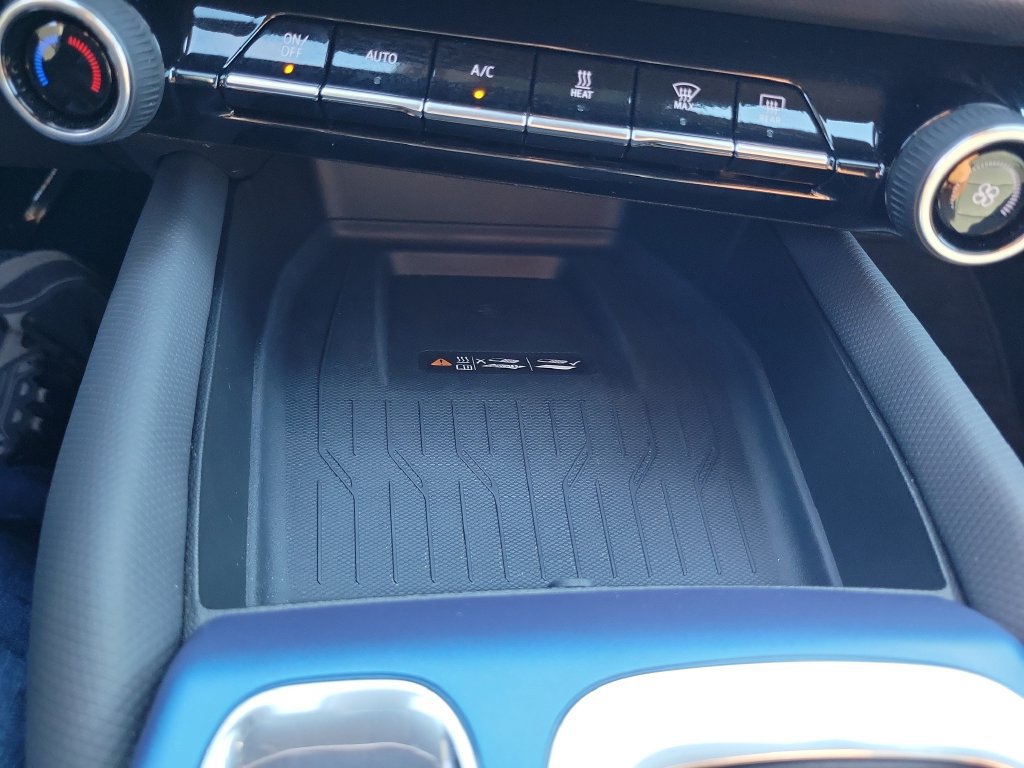 2025 Chevrolet Equinox EV LT - Photo 22