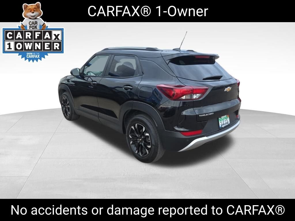 2023 Chevrolet Trailblazer LT photo 2