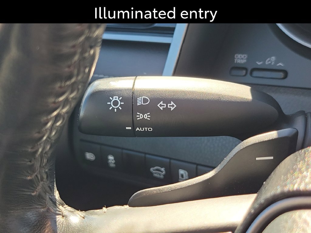 2023 Toyota Camry SE - Photo 14