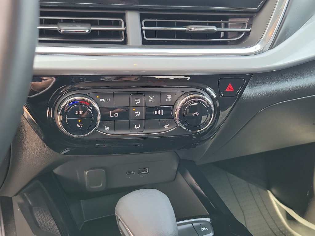 2024 Chevrolet Trax LT - Photo 24