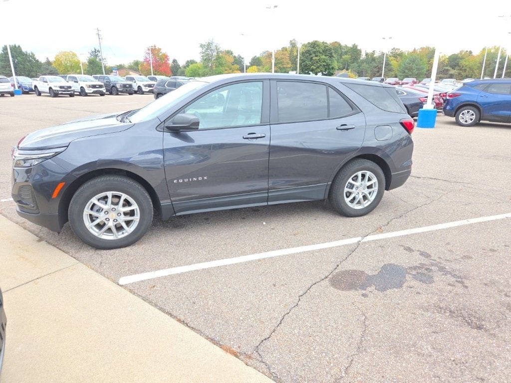 Used 2022 Chevrolet Equinox LS SUV