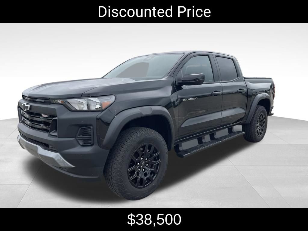 Used 2024 Chevrolet Colorado Trail Boss Truck Crew Cab