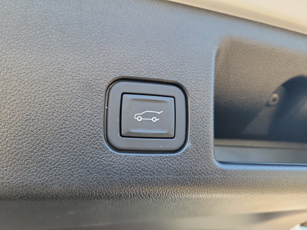 2025 Chevrolet Equinox EV LT - Photo 35