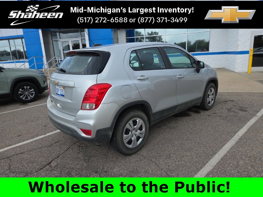 2017 Chevrolet Trax LS photo 2