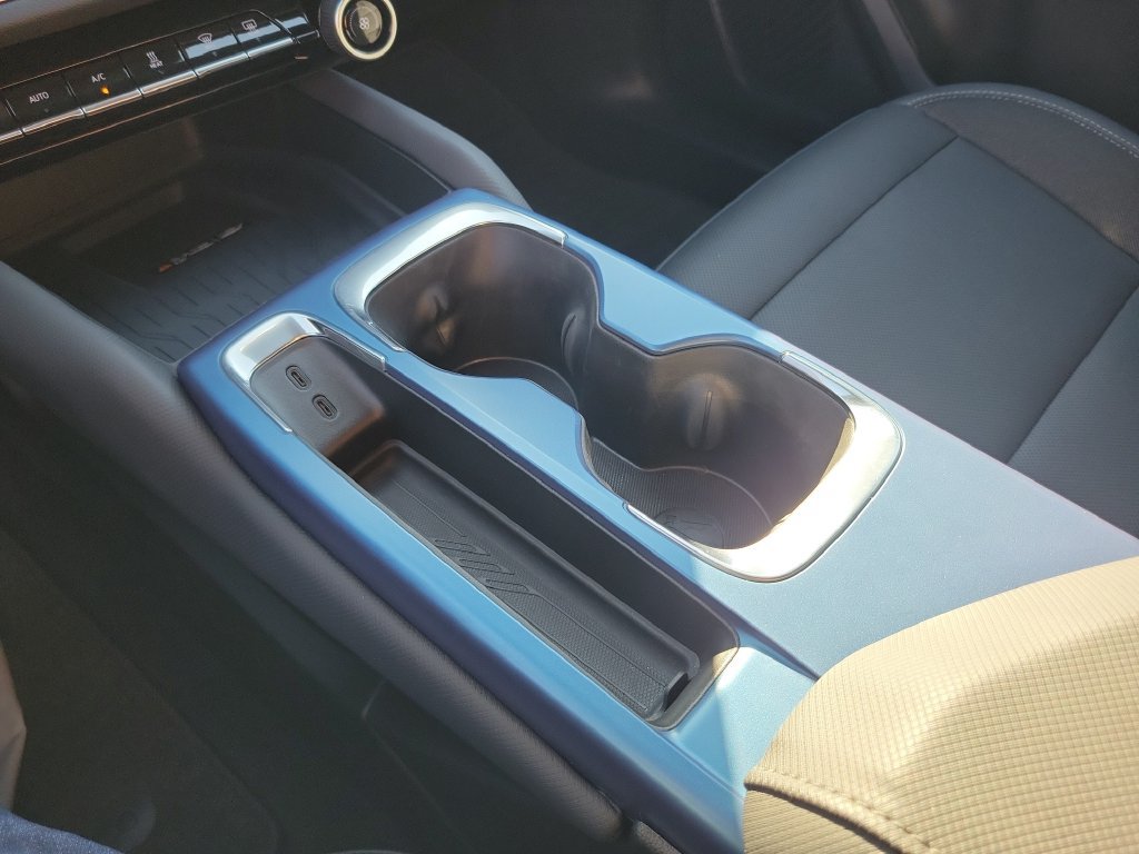 2025 Chevrolet Equinox EV LT - Photo 23