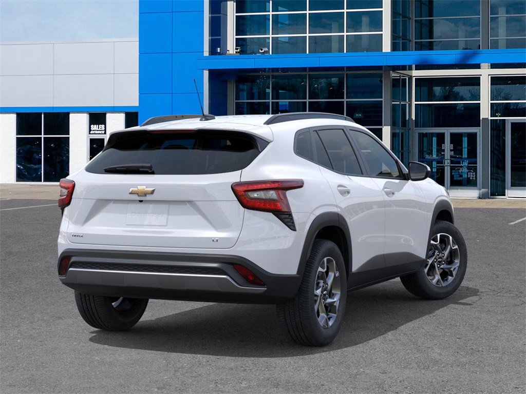2025 Chevrolet Trax LT photo 4