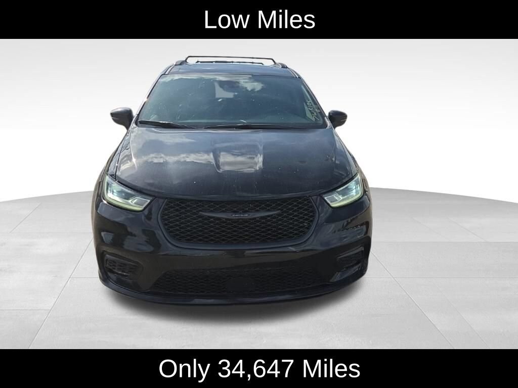 Used 2025 Chrysler Pacifica Limited Van Passenger Van