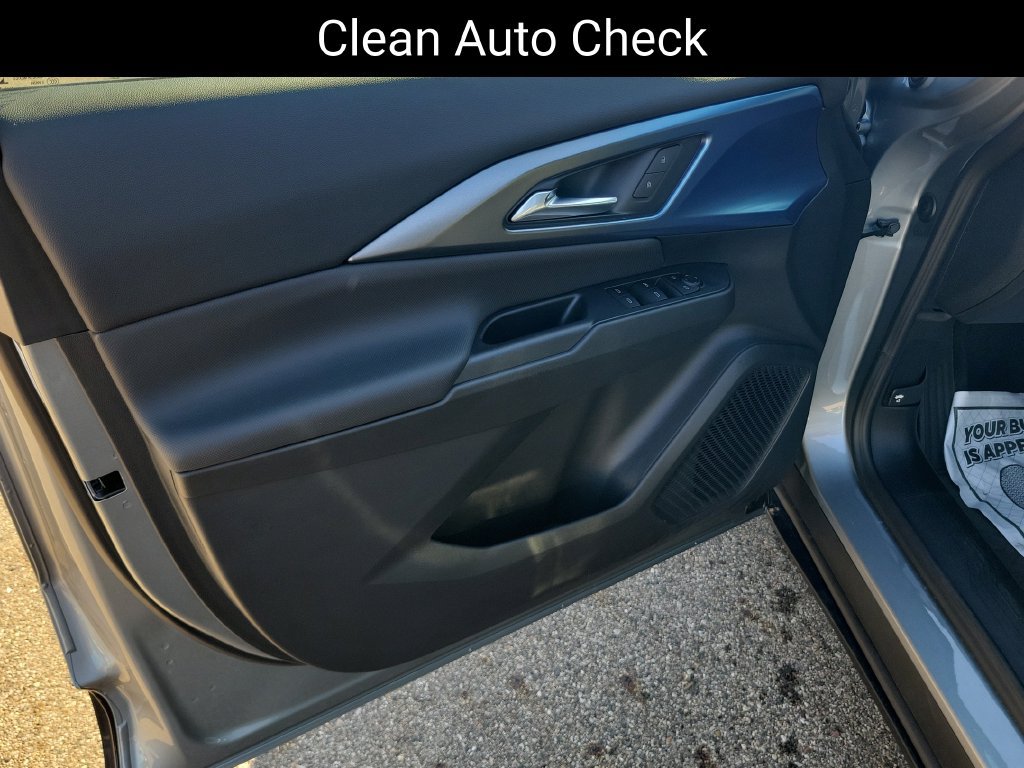 2025 Chevrolet Equinox EV LT - Photo 5