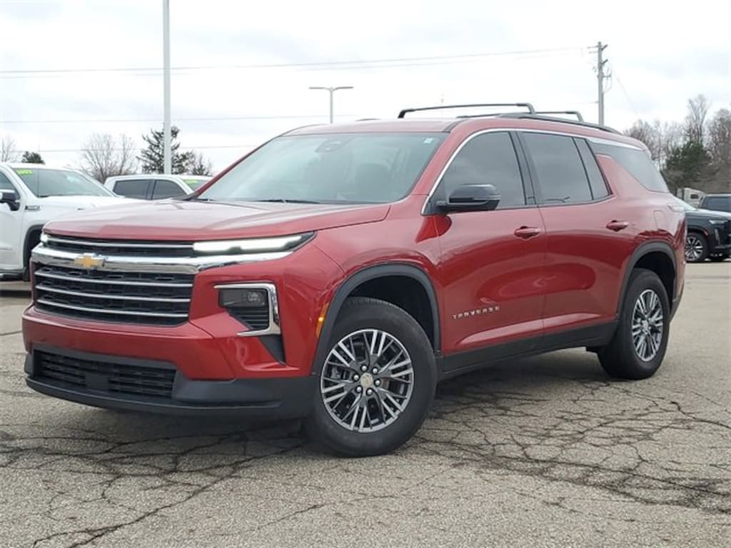 Used 2024 Chevrolet Traverse LT SUV