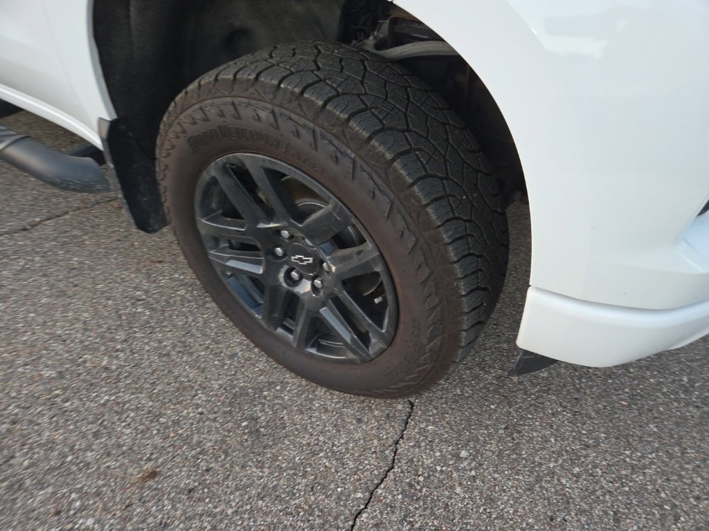 2023 Chevrolet Silverado 1500 RST photo 3