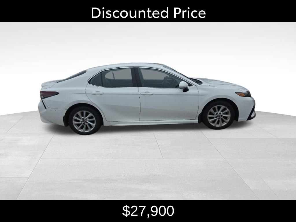 Used 2023 Toyota Camry SE Sedan