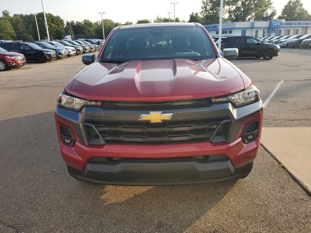 2023 Chevrolet Colorado LT photo 2