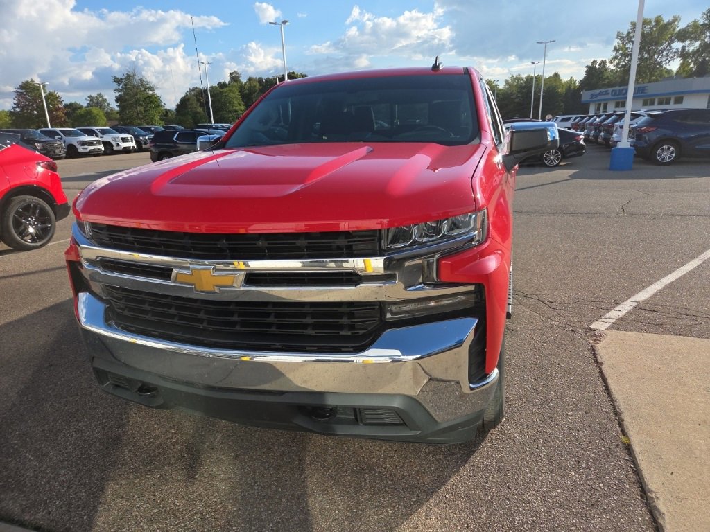 2019 Chevrolet Silverado 1500 LT photo 2
