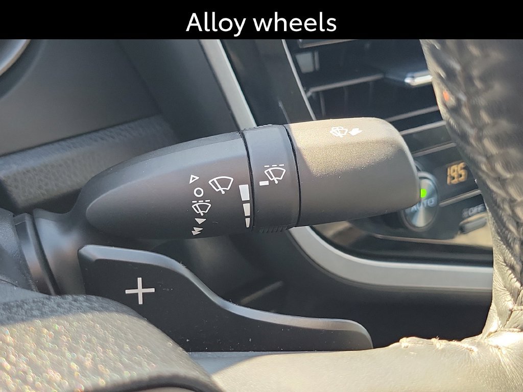 2023 Toyota Camry SE - Photo 15