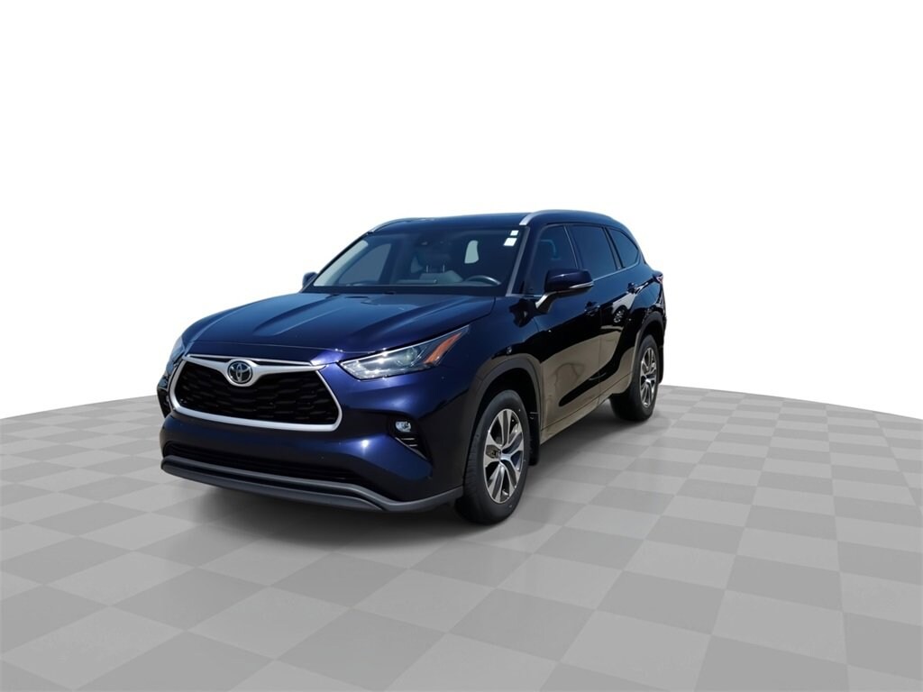 2022 Toyota Highlander XLE photo 3