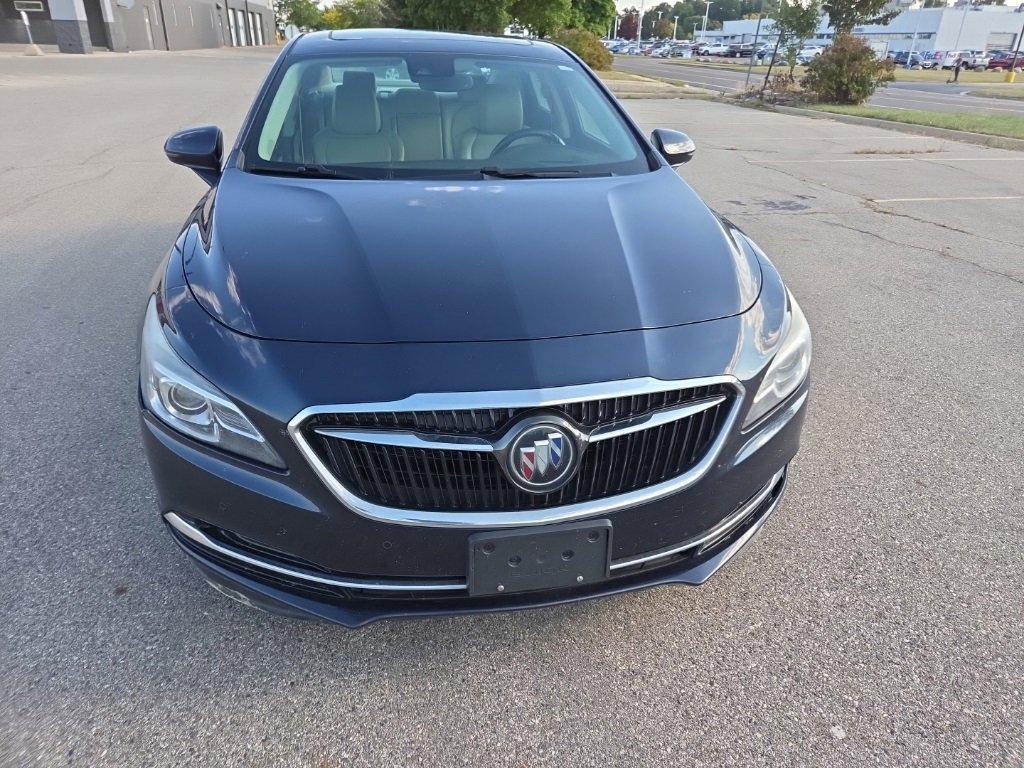 2017 Buick LaCrosse Premium photo 3