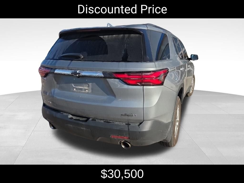 Used 2023 Chevrolet Traverse LT Cloth SUV