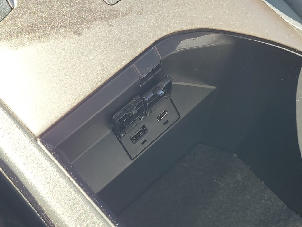 2023 Toyota Camry SE - Photo 25