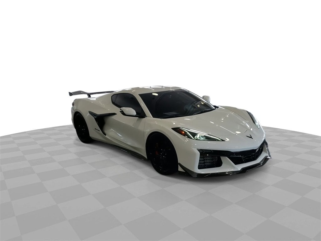 Used 2023 Chevrolet Corvette 3LZ with VIN 1G1YF2D37P5604961 for sale in Lansing, MI