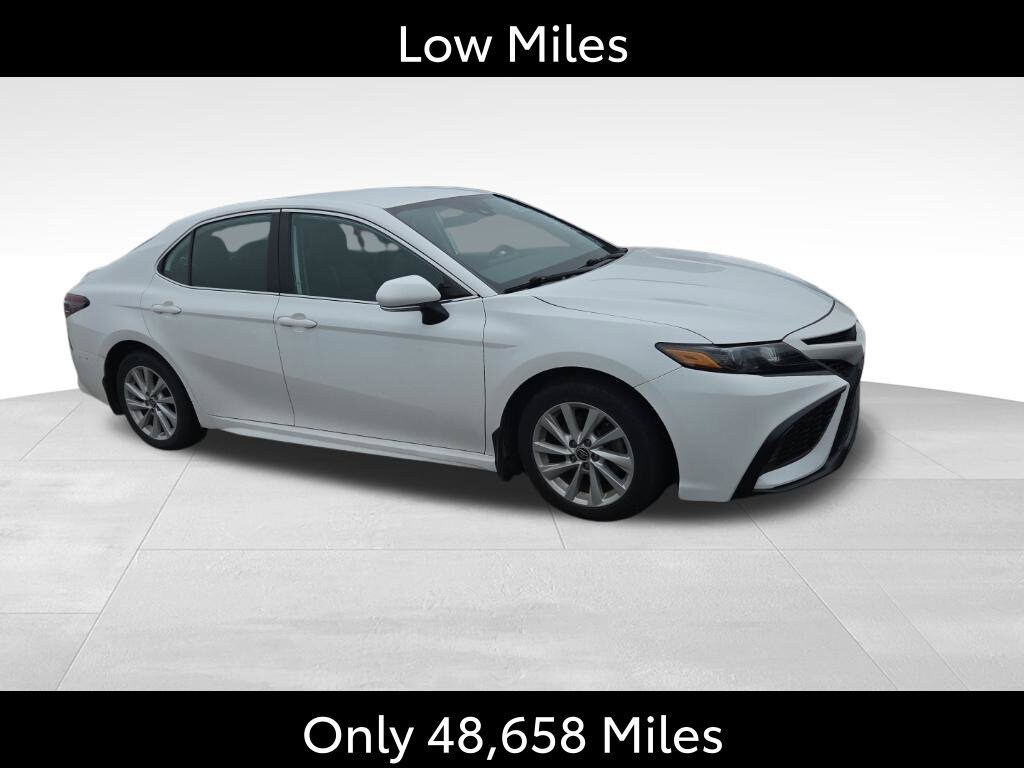 Used 2023 Toyota Camry SE Sedan