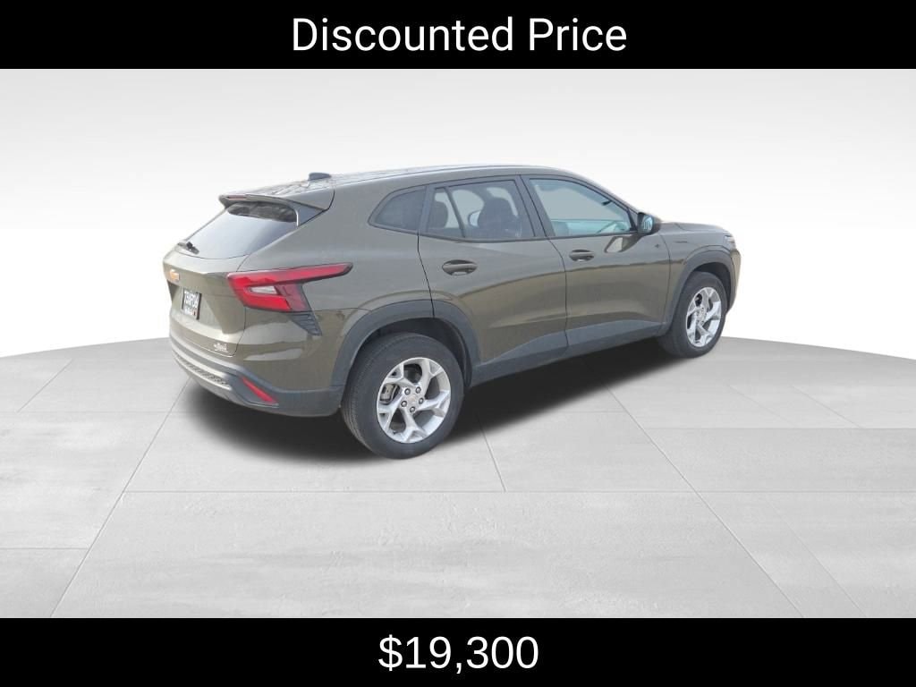 Used 2024 Chevrolet Trax LS SUV