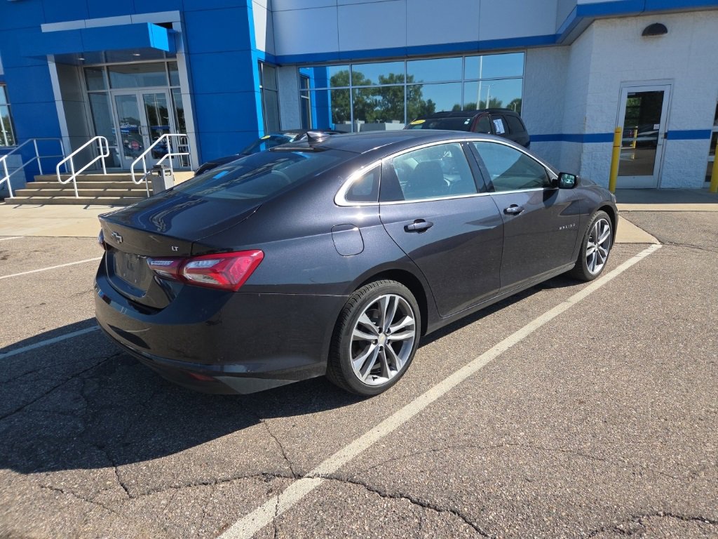 2022 Chevrolet Malibu 1LT photo 2