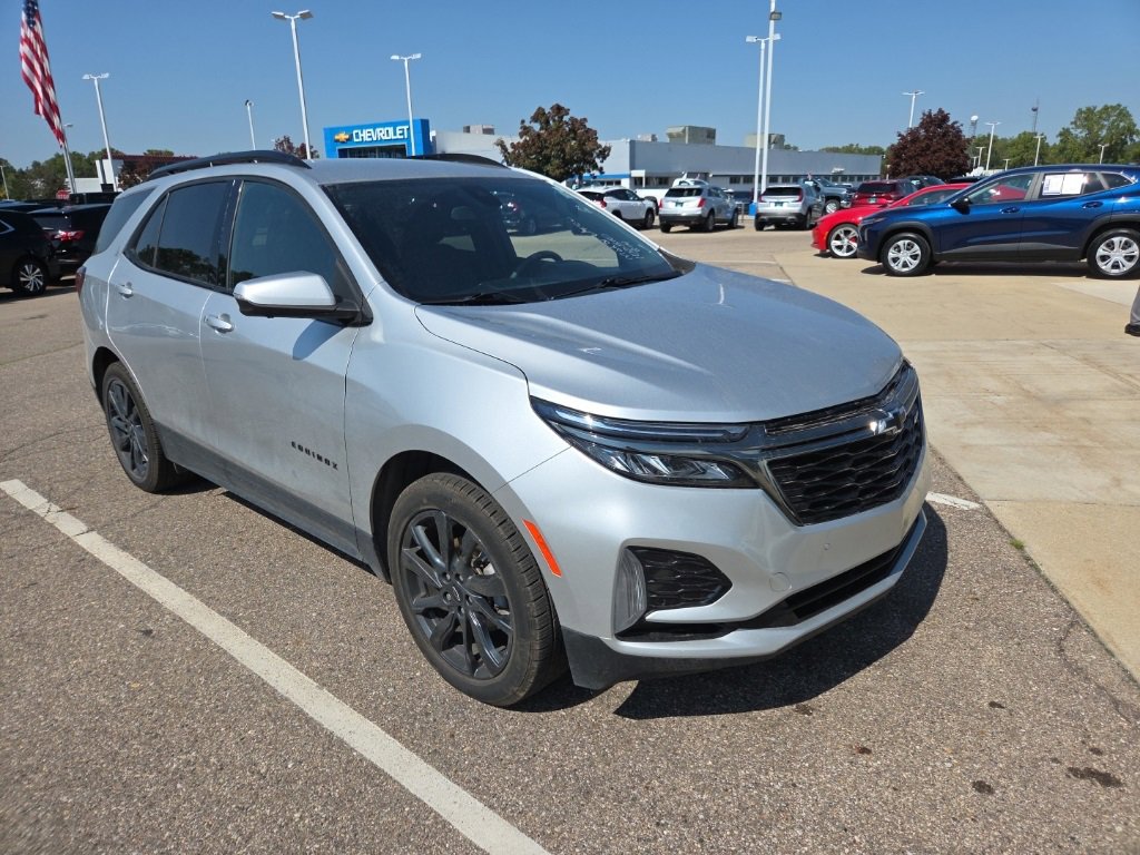 2022 Chevrolet Equinox RS photo 3