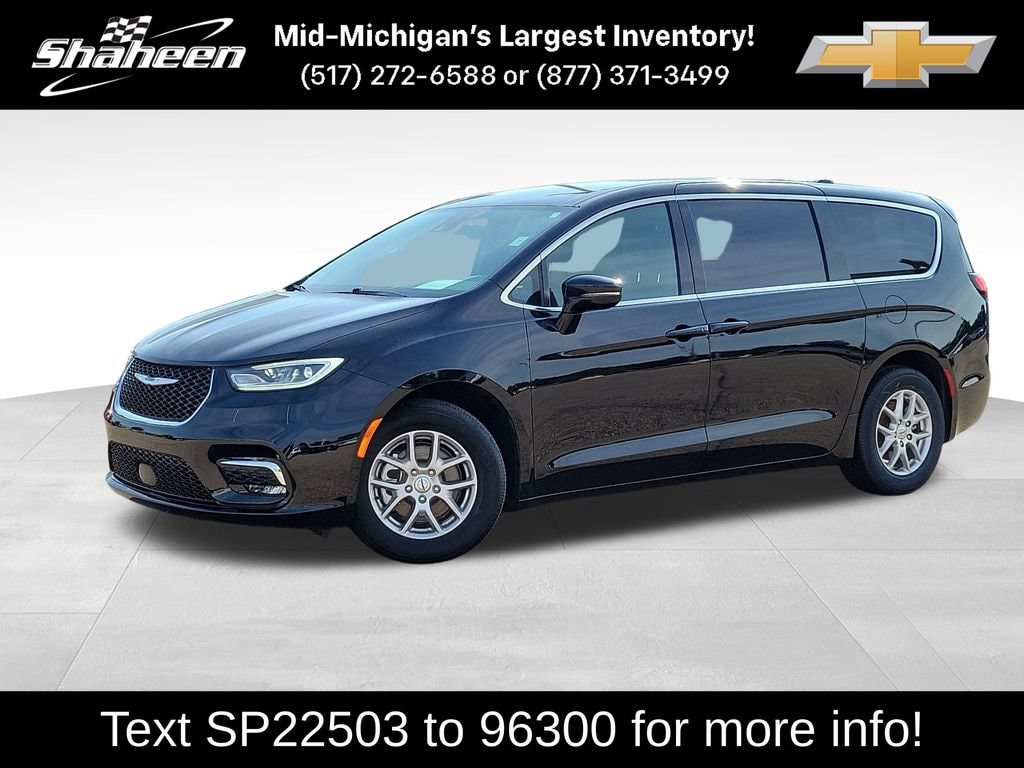 Used 2025 Chrysler Pacifica Select Van Passenger Van