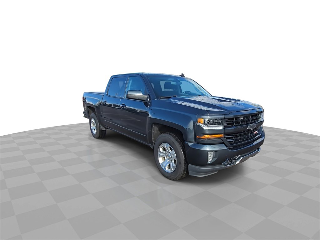 2018 Chevrolet Silverado 1500 LT photo 2