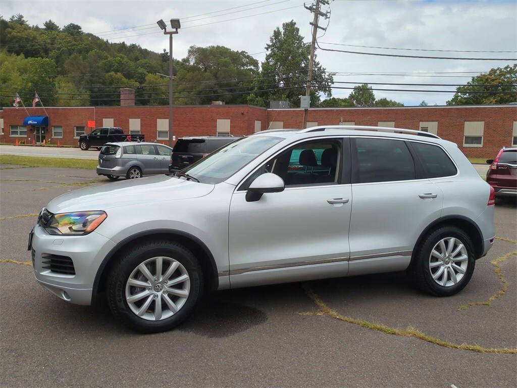 Used 2011 Volkswagen Touareg VR6 SUV