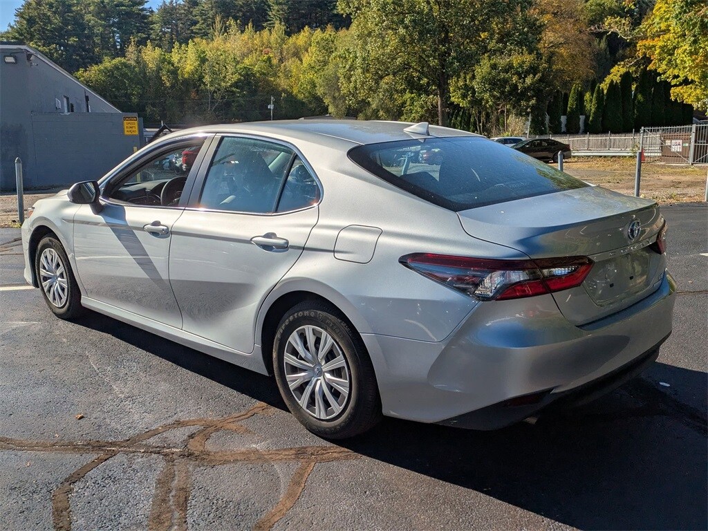 2023 Toyota Camry Hybrid LE photo 3