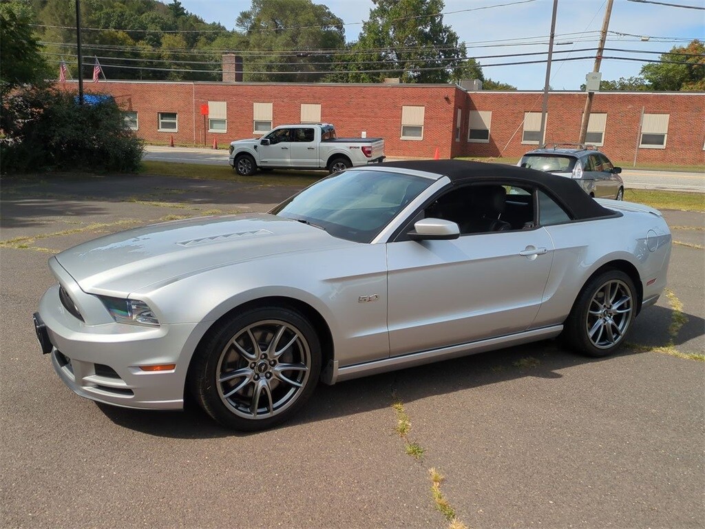 2014 Ford Mustang GT Premium photo 2