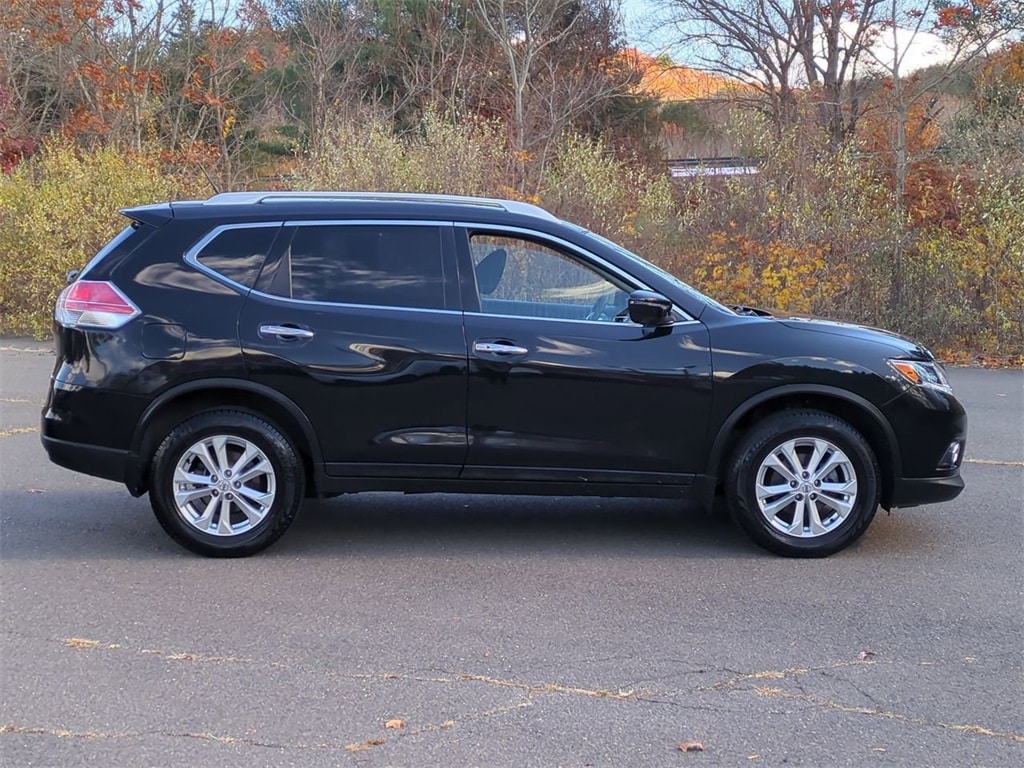 Used 2016 Nissan Rogue SV SUV