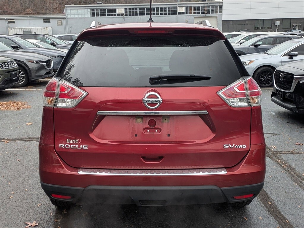 2016 Nissan Rogue SV photo 3
