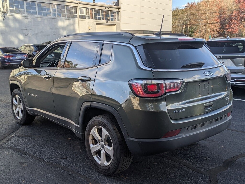 2019 Jeep Compass Latitude photo 2