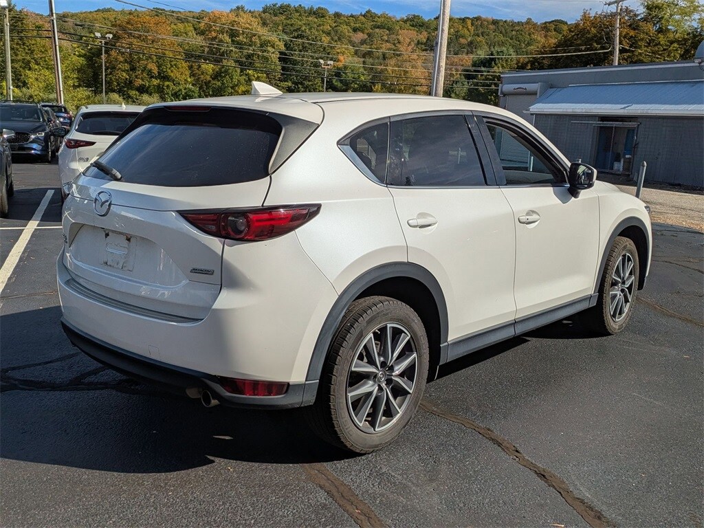 2017 Mazda CX-5 Grand Touring photo 2