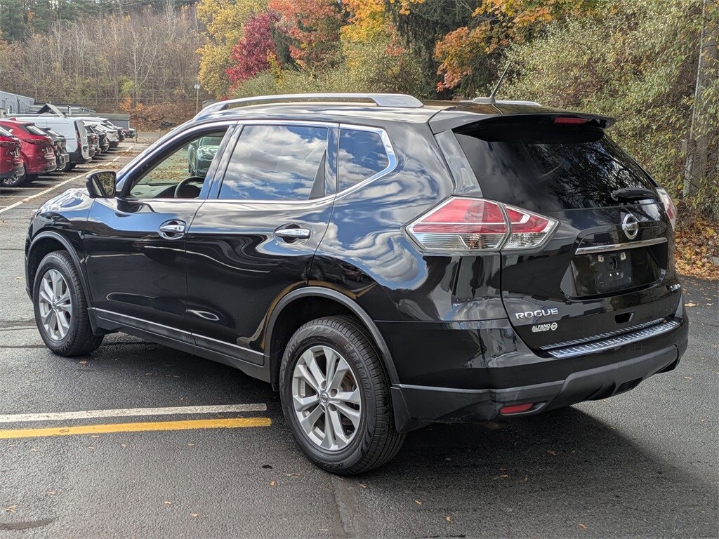 2016 Nissan Rogue SV photo 4