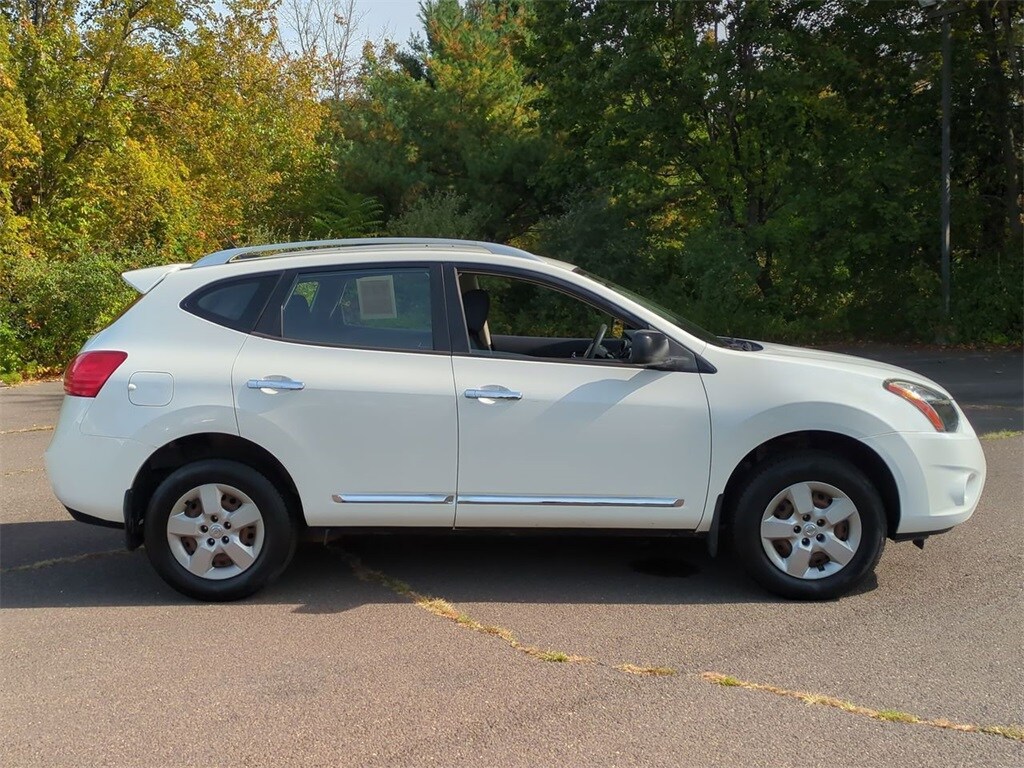 2014 Nissan Rogue Select S photo 3