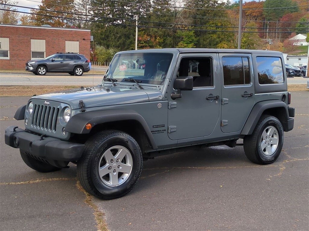 2015 Jeep Wrangler Unlimited Sport photo 2