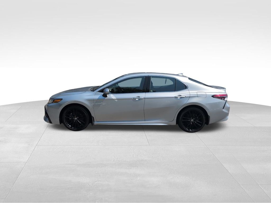 2024 Toyota Camry Hybrid XSE photo 2