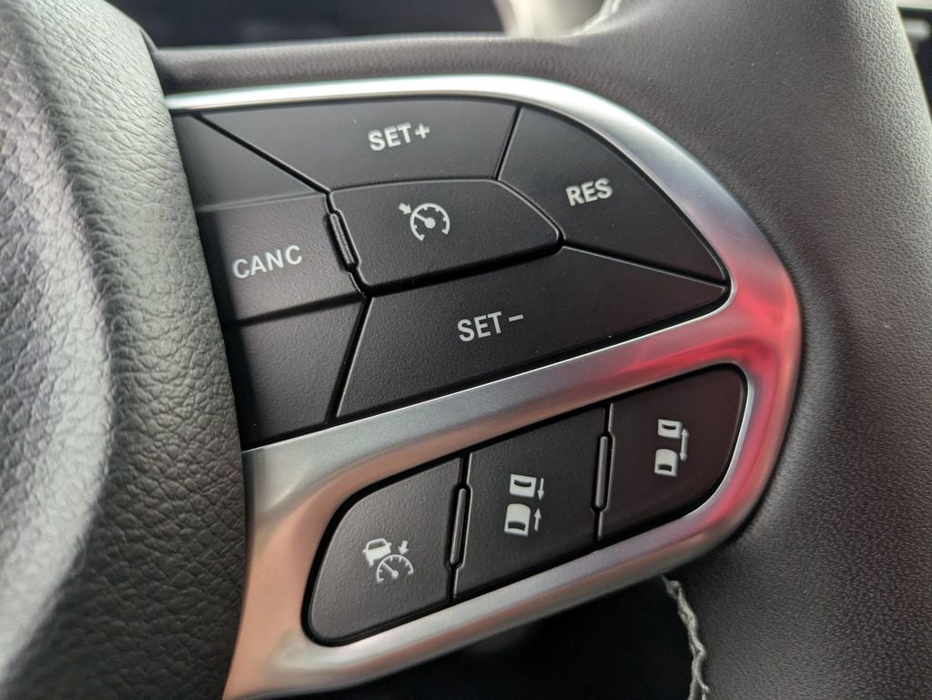 2026 Chrysler Pacifica Select - Photo 16