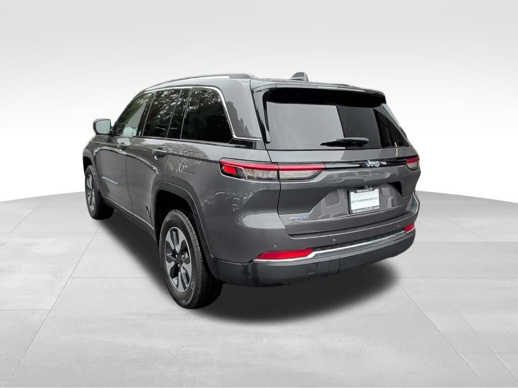 2022 Jeep Cherokee Limited 4xe photo 2