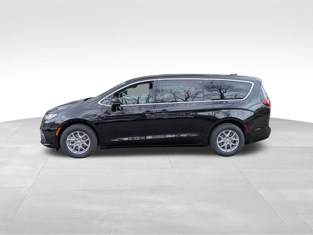 2026 Chrysler Pacifica Select - Photo 6