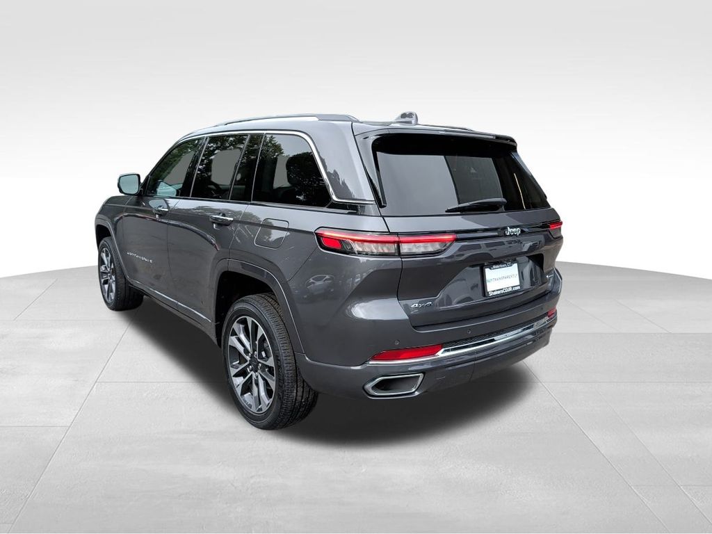 2022 Jeep Grand Cherokee Overland photo 3
